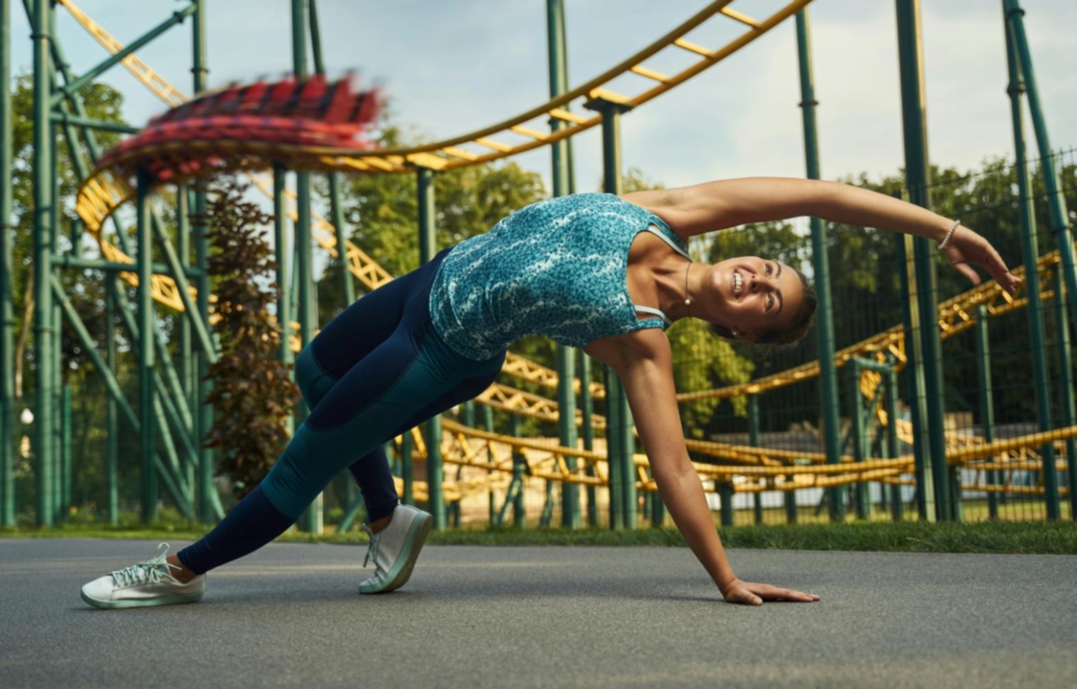 Participantes en sesión de yoga